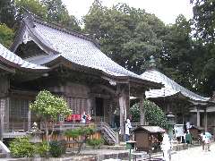 本堂と大師堂