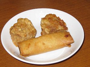 鶏唐揚と春巻き−定食セット料理 鶏唐揚と春巻き−定食セット料理
