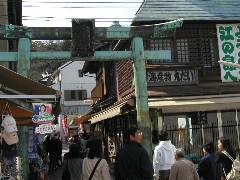 青銅の鳥居