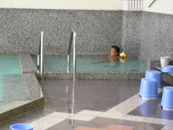BREscE߂Ɠ̊