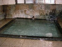 横落の湯浴槽