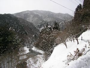 四万川を望む