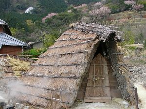 湯の花採取小屋 湯の花採取小屋