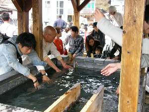 手湯と足湯 手湯と足湯
