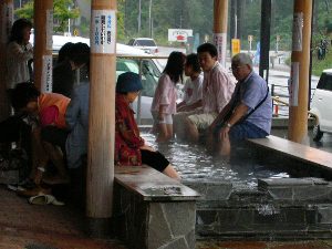 道の駅の前の足湯 道の駅の前の足湯