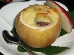 りんごの中にグラタン りんごの中にグラタン