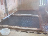 胃腸の湯(手前)・傷の湯(奥) 胃腸の湯(手前)・傷の湯(奥)