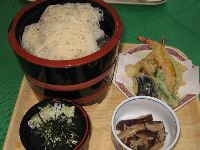 冷やし天ぷら稲庭うどん稲庭うどん 冷やし天ぷら稲庭うどん稲庭うどん