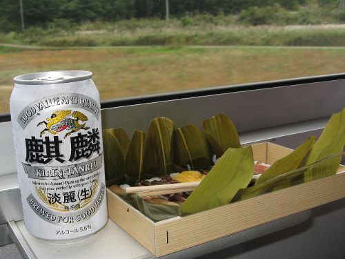 発泡酒と笹寿司 発泡酒と笹寿司