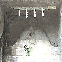あやめ御前石像 あやめ御前石像