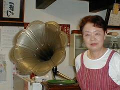 大嶋屋のおかみ