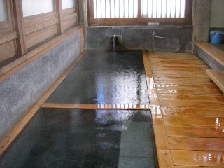 湯田中大湯・浴槽