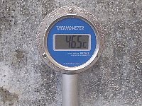 熱い湯側の温度計
