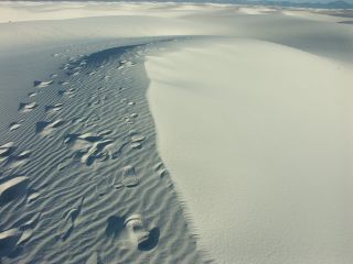 薾邭ȂWhite Sands
