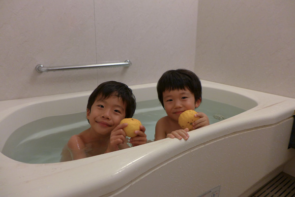 䂸