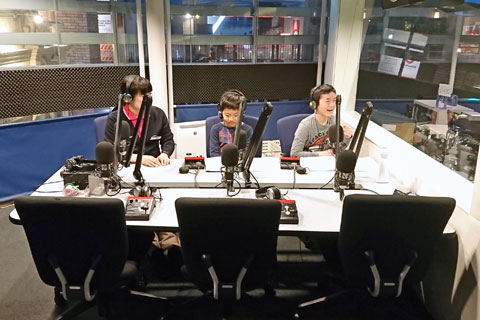 J-WAVEDJ̑