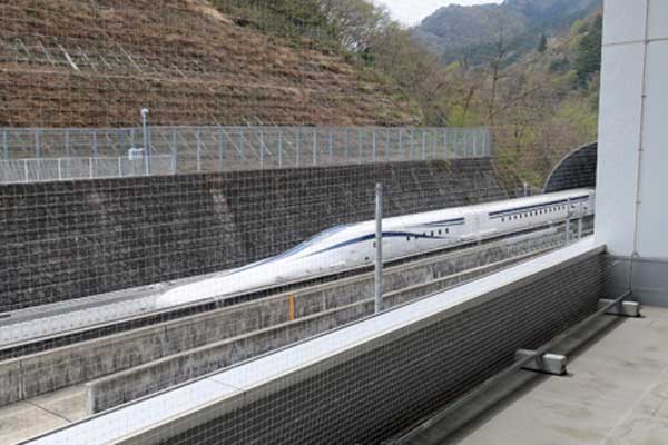 500km/hŎ{̃jA