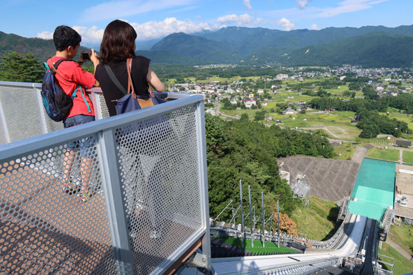 ���[�W�q���̓W�]��