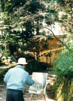 大宝寺の門前で絵を描く人