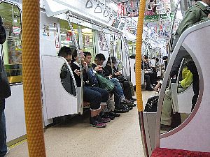 東京メトロの車内