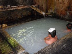 鶴の湯温泉白湯浴槽