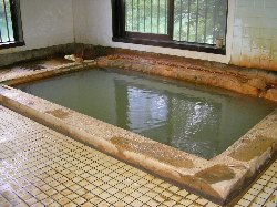 湯倉温泉共同浴場・浴槽