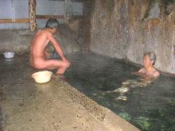 木賊温泉・奥の浴槽