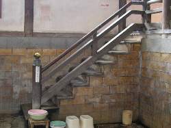 竹瓦温泉浴槽への階段