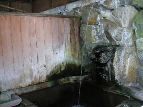 角間温泉・滝の湯浴槽