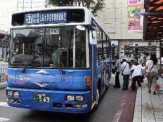 山梨交通のバス